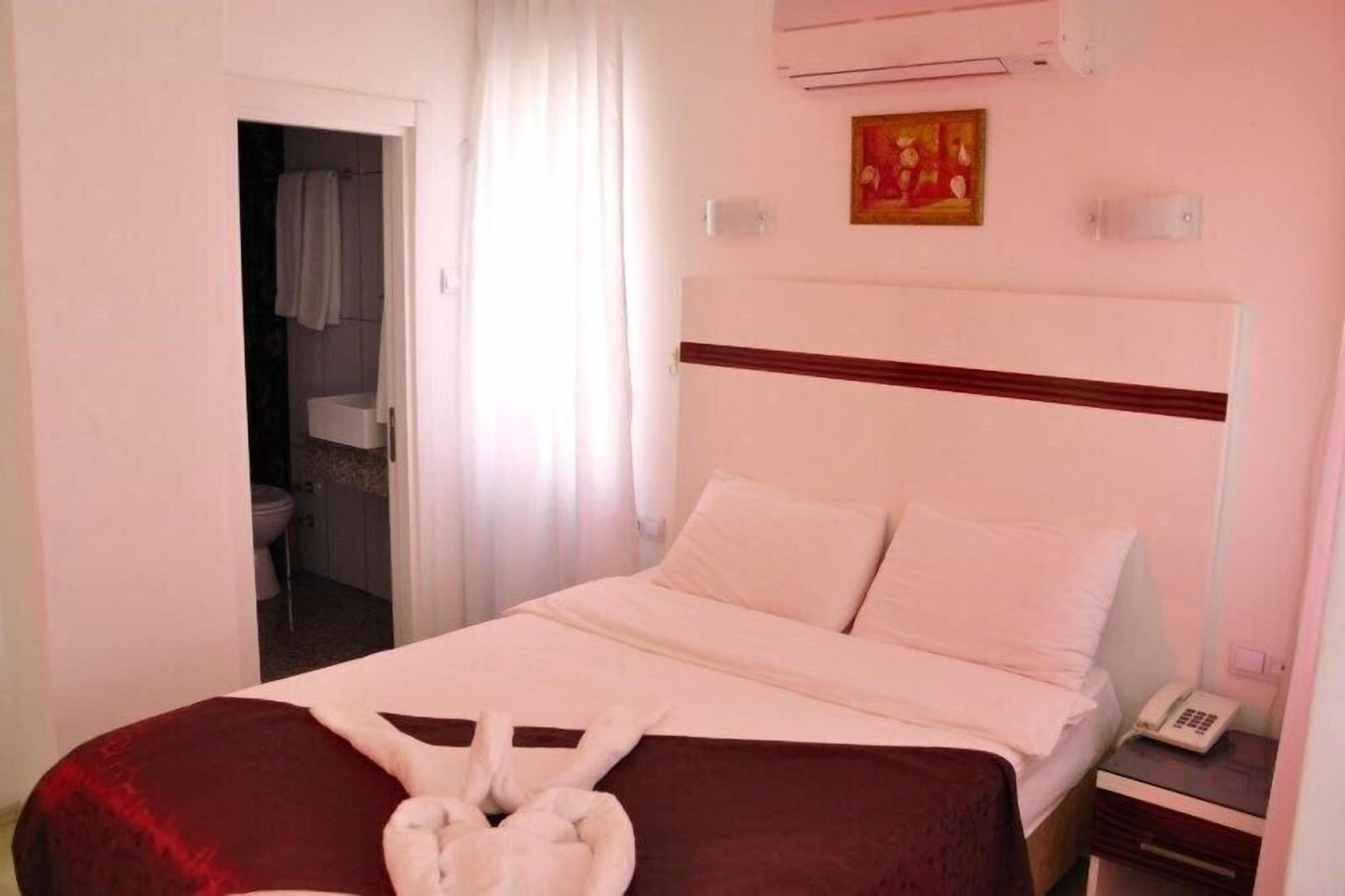 Otel Atalla 3*