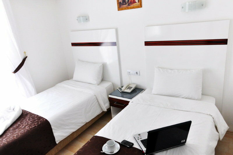 Otel Atalla 3*